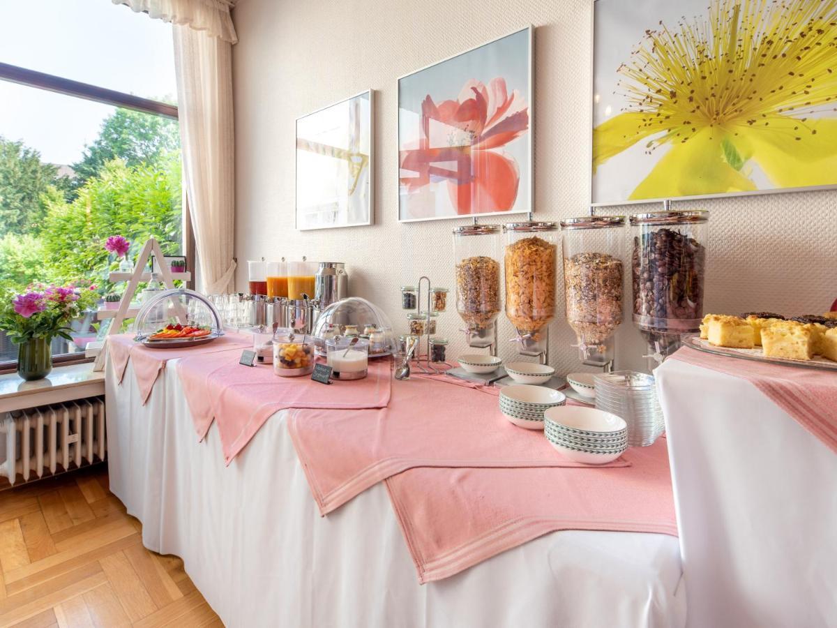 Hotel Alte Post Крефелд Екстериор снимка