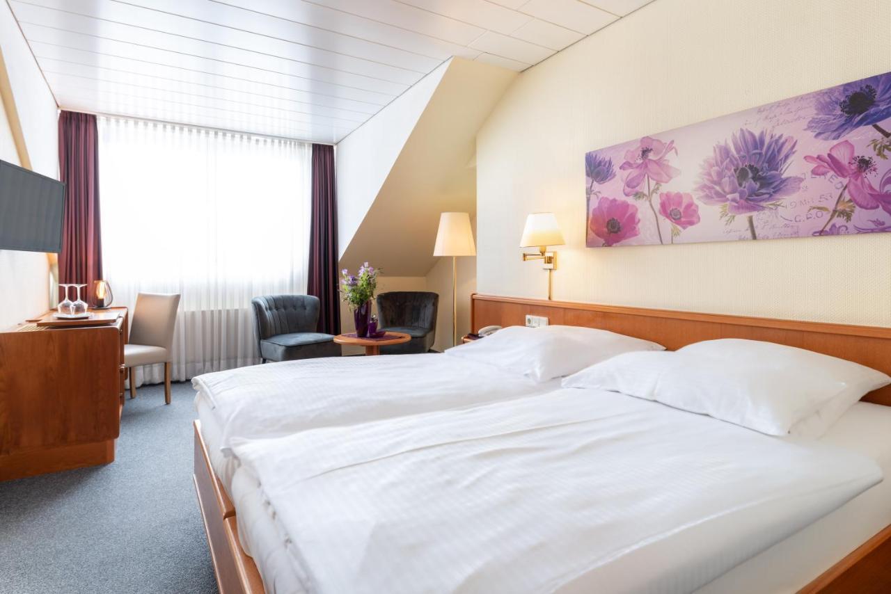 Hotel Alte Post Крефелд Екстериор снимка