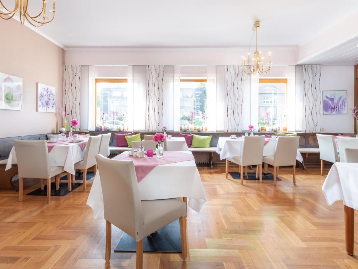 Hotel Alte Post Крефелд Екстериор снимка