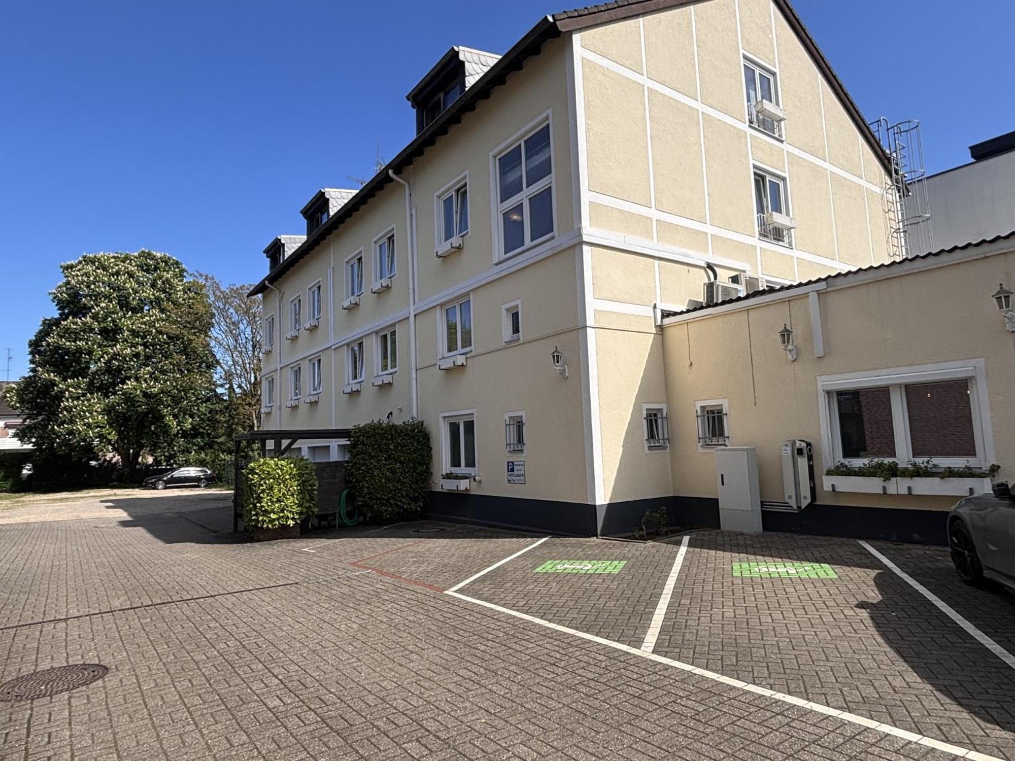 Hotel Alte Post Крефелд Екстериор снимка