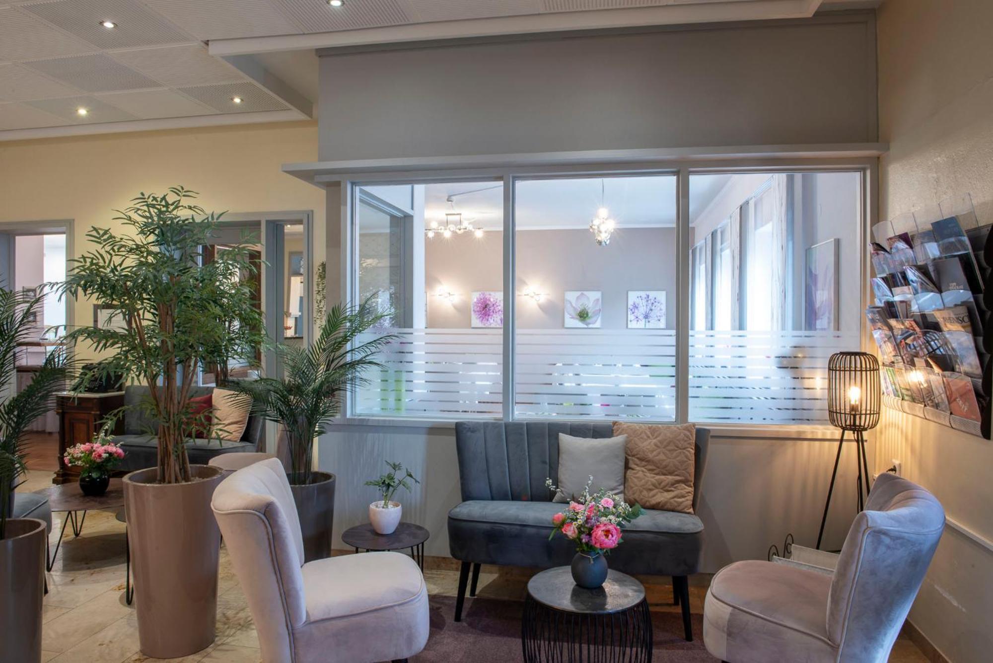 Hotel Alte Post Крефелд Екстериор снимка