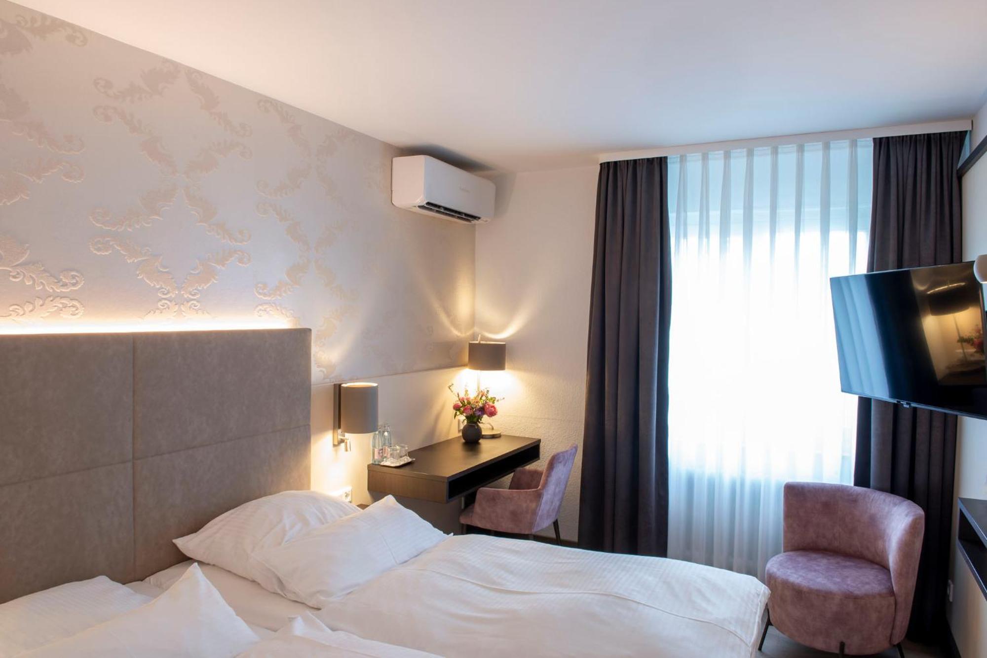 Hotel Alte Post Крефелд Екстериор снимка