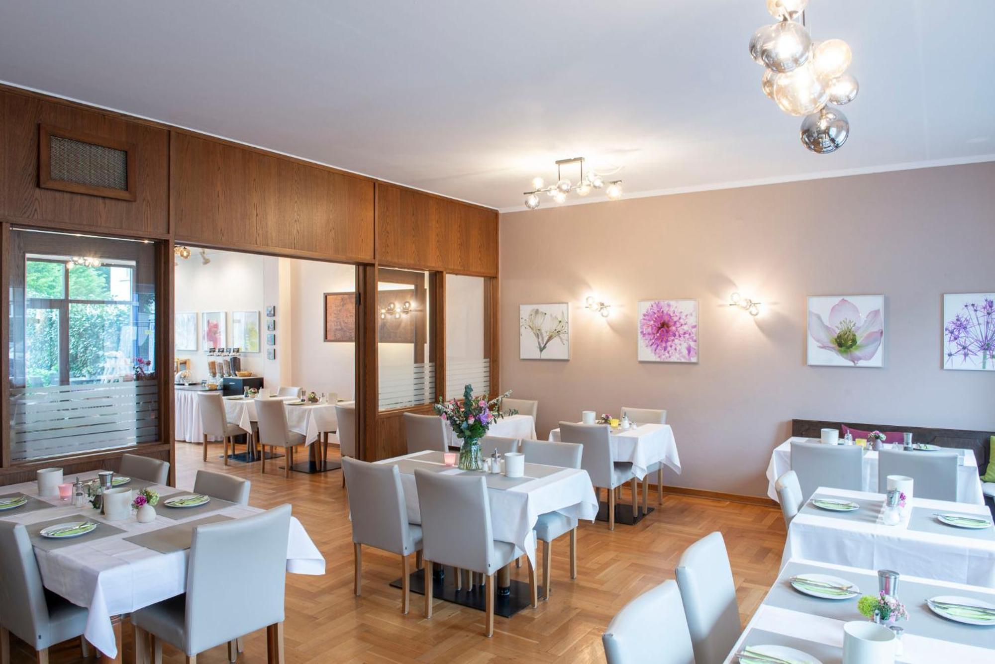 Hotel Alte Post Крефелд Екстериор снимка