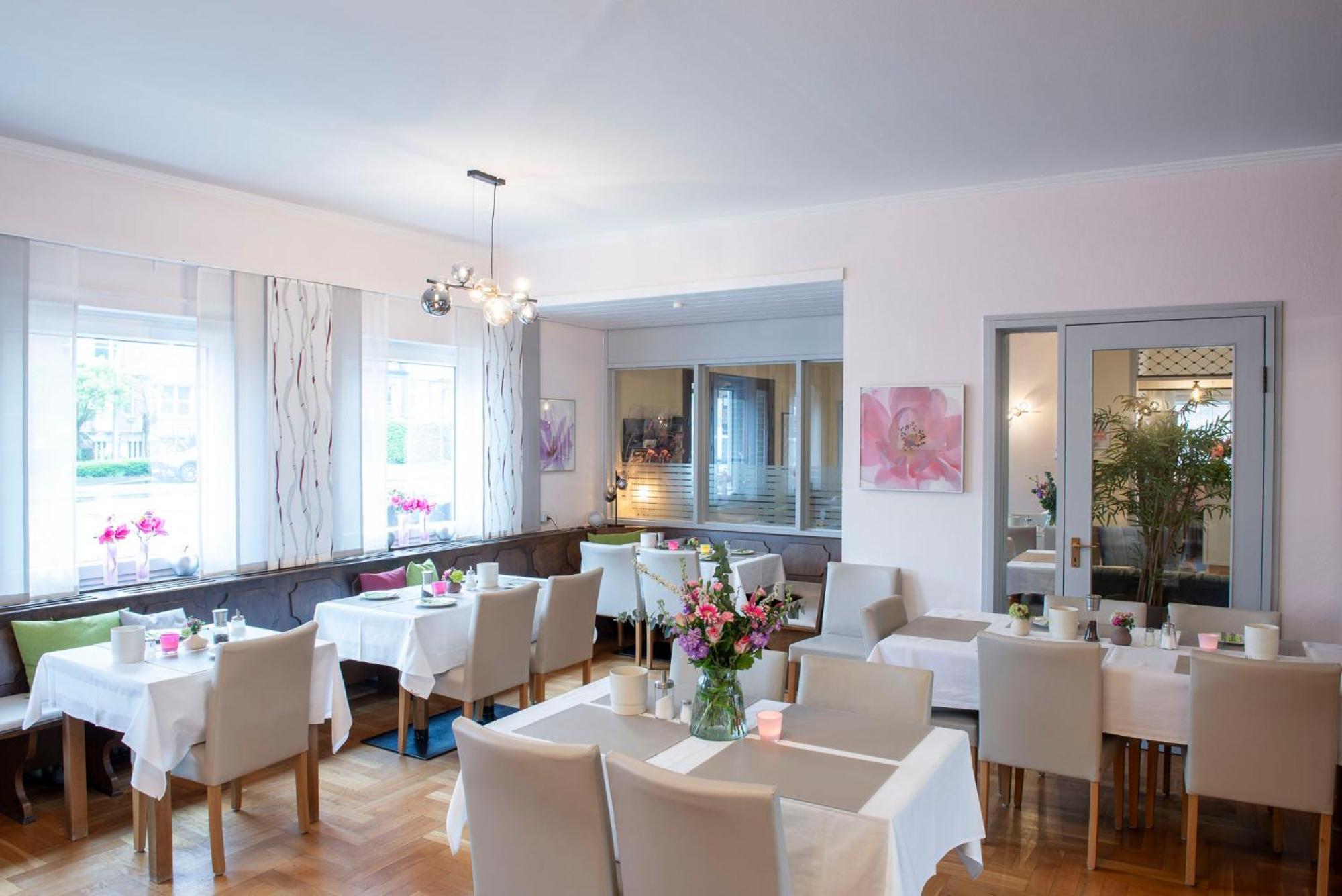 Hotel Alte Post Крефелд Екстериор снимка