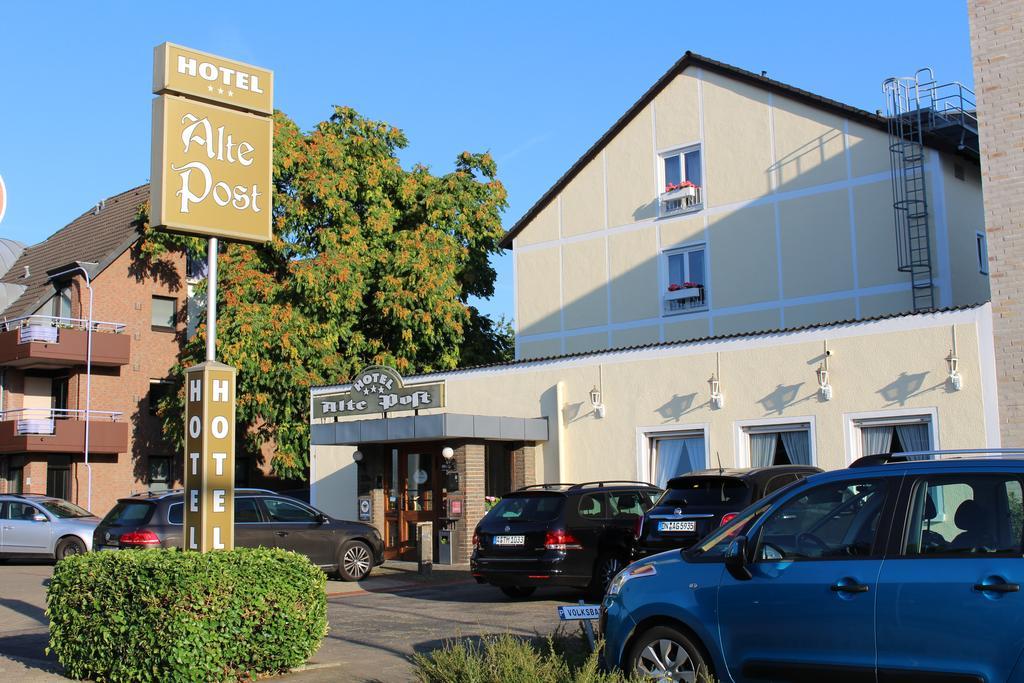 Hotel Alte Post Крефелд Екстериор снимка